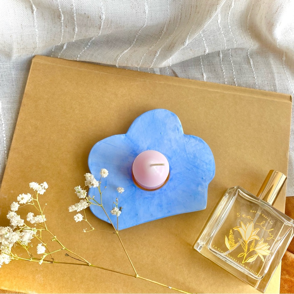 Flower Tea light candle holder, Daisy, pink candle, blue flower,handmade ceramic